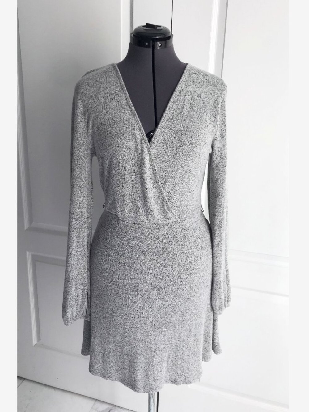 PLANET GOLD Black Marled Knit Sweater Dress in Gray, Junior Size L (no belt)